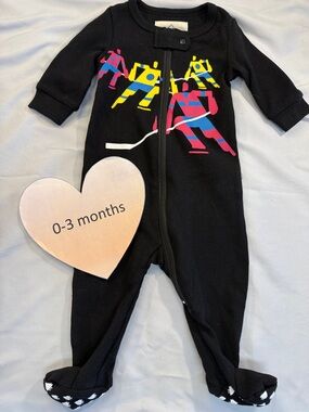 Arborist - NWOT - Playful Black and Pink Hockey design Footie